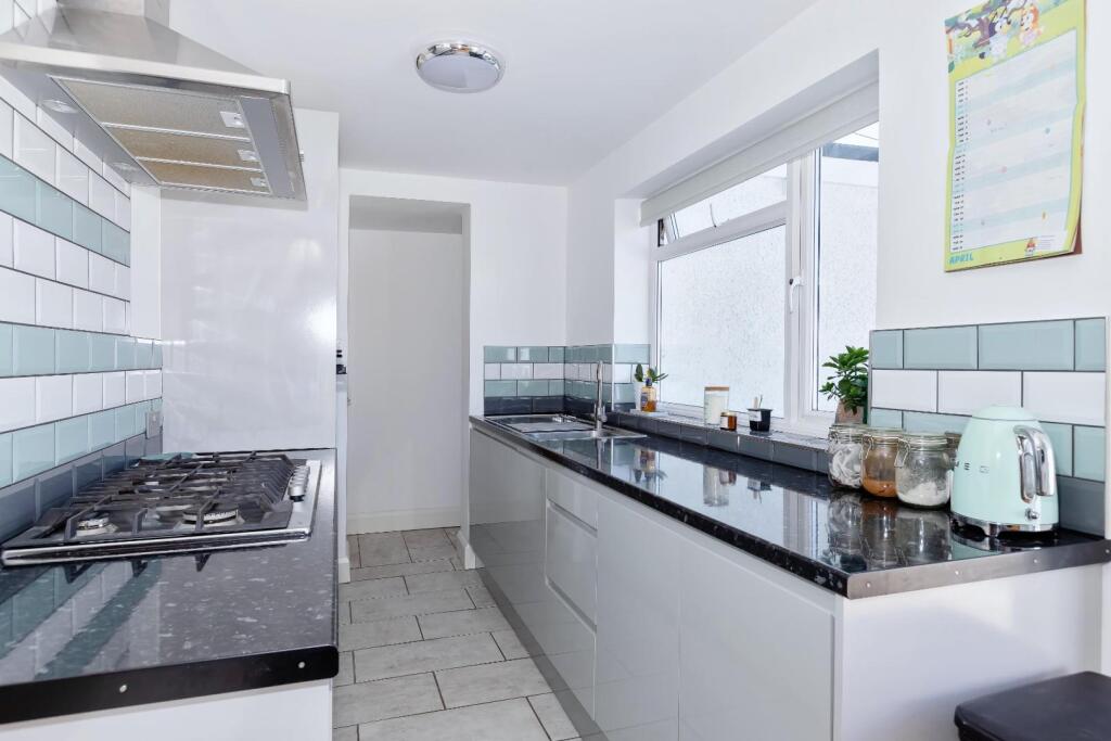 Bristol Avenue_15.jpg