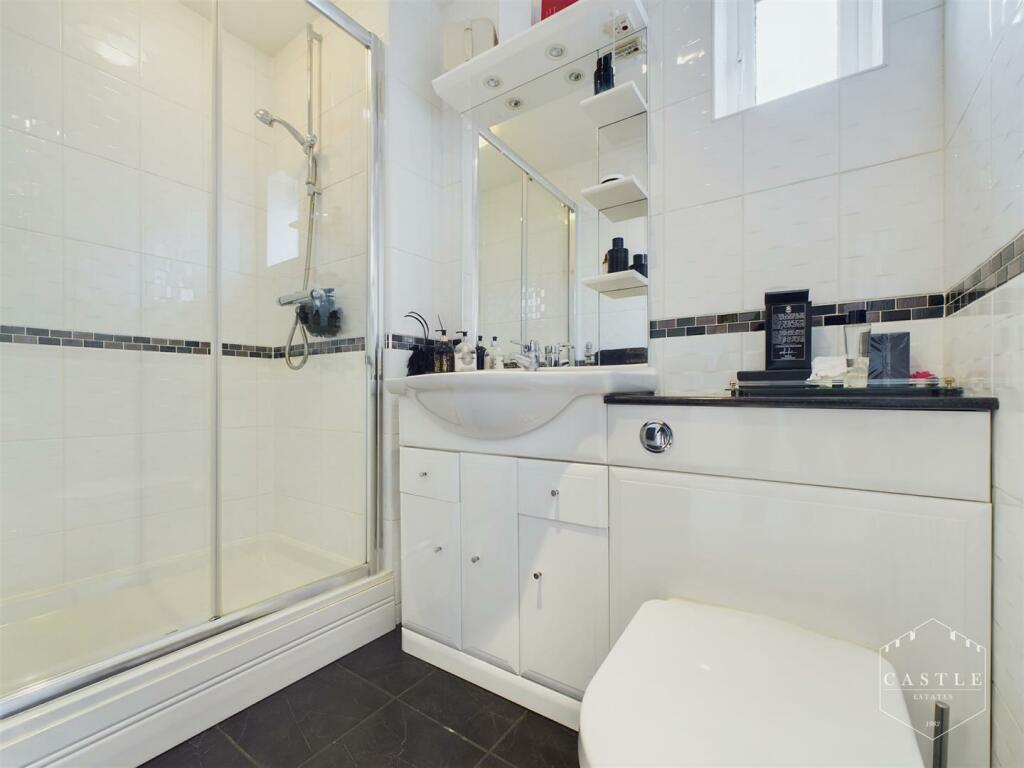 ENSUITE SHOWER ROOM