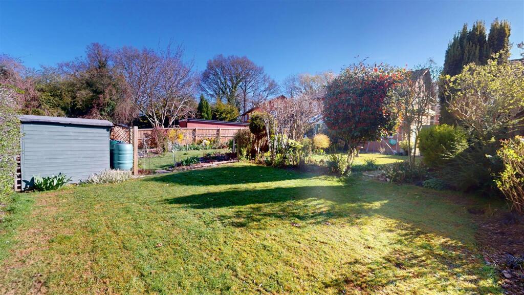 Sunnybank Road 35 Garden 2.jpg