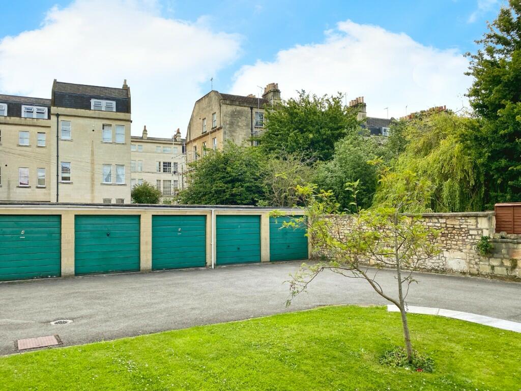 Garage in a block