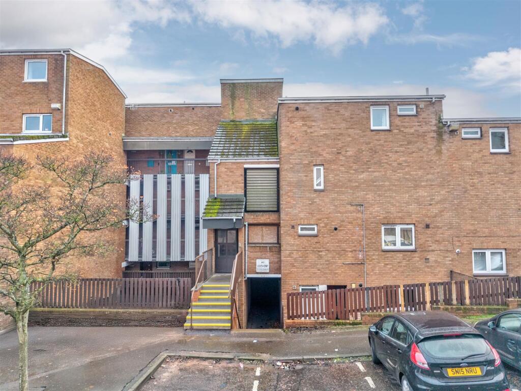 2 Kinghorne Court Dundee-5.JPG