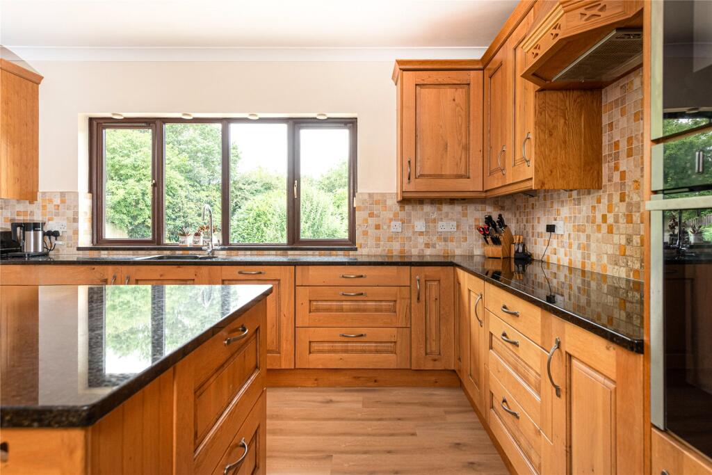 Kitchen/Breakfast Rm