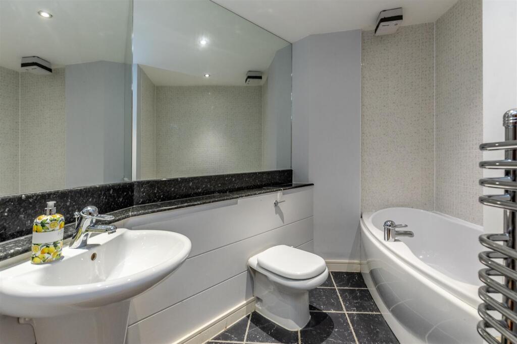 Leading Edge, Clifton Bathroom.jpg