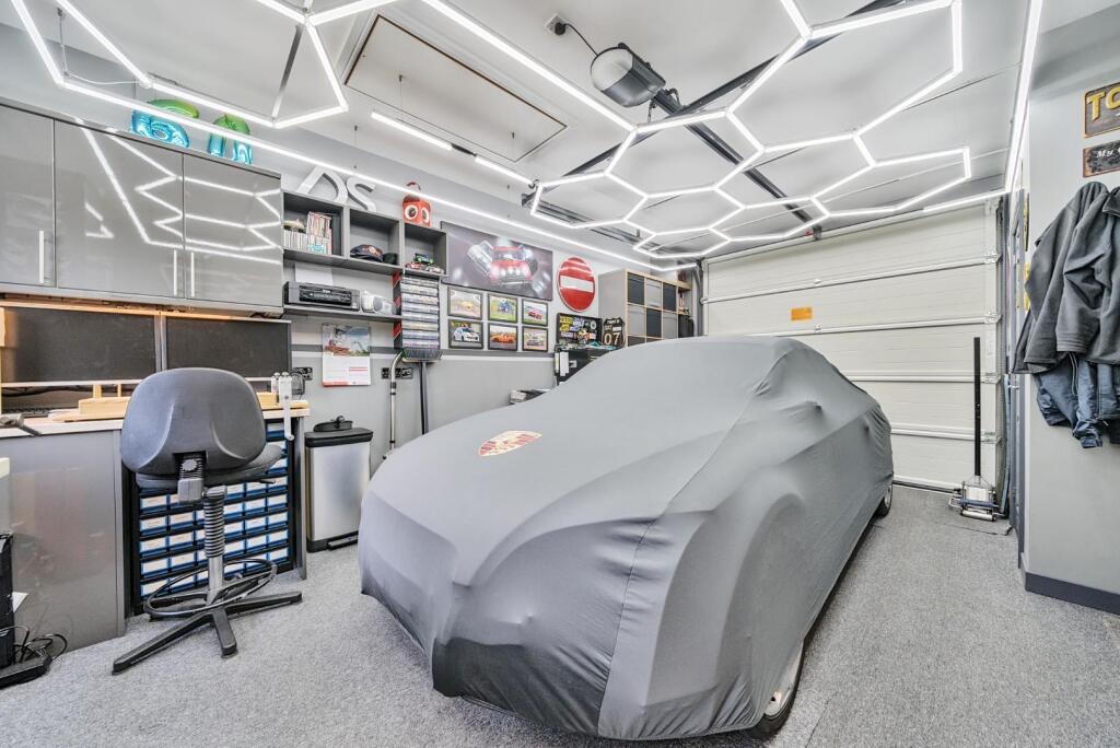 Garage.jpg
