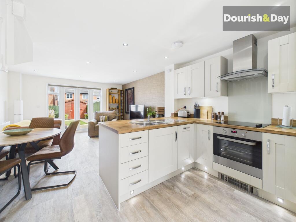 Open Kitchen / Living Diner