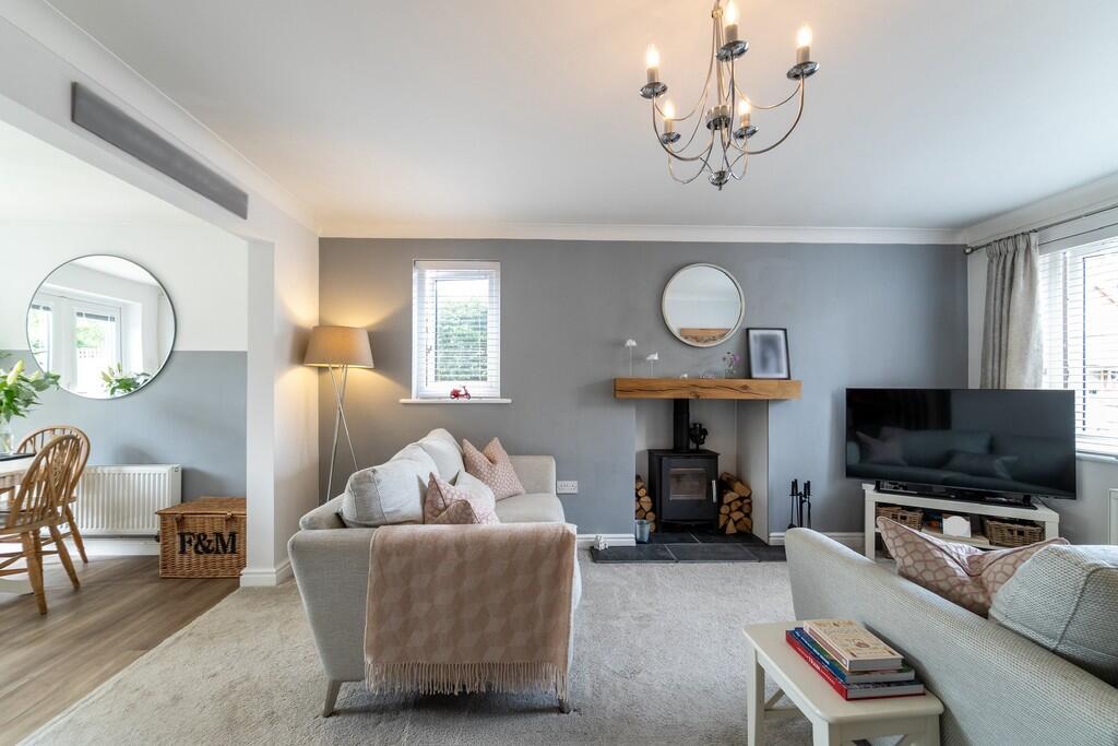 Living Room/Loung...