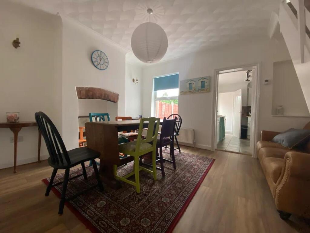 Dining Room Lounge.jpg