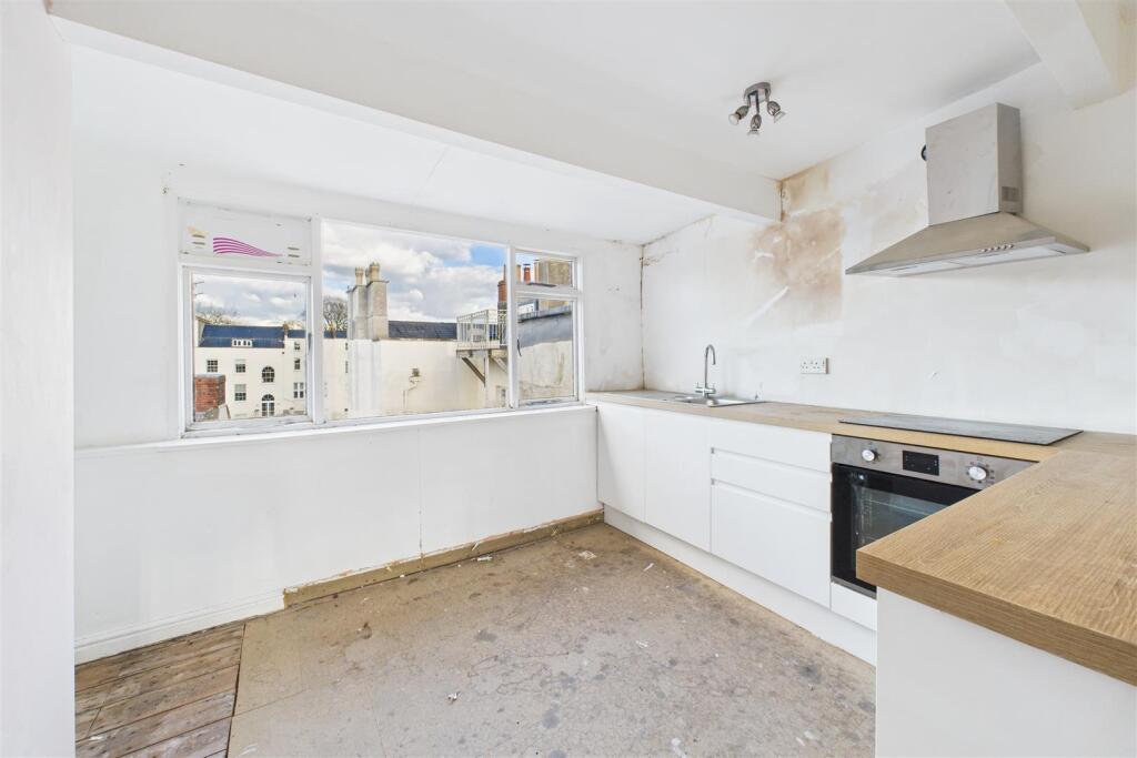 30 The Mall, Clifton Village, Bristol BS8 4DS | Fr