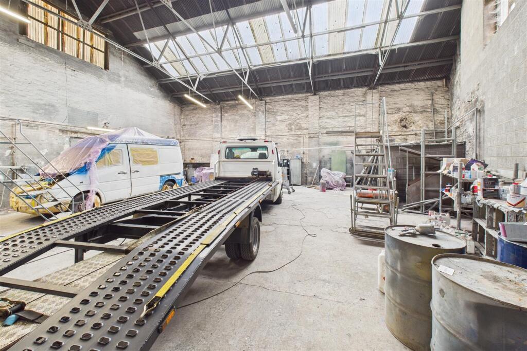 Hallen Motor Company, Collins Street, Avonmouth, B