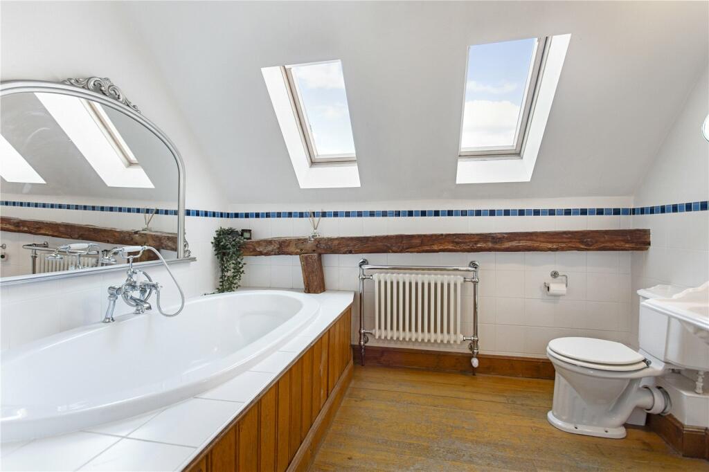 Main Ensuite
