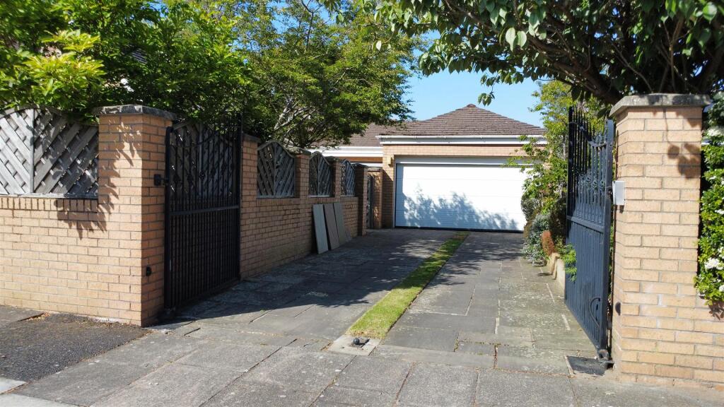 Trafalgar Road Driveway