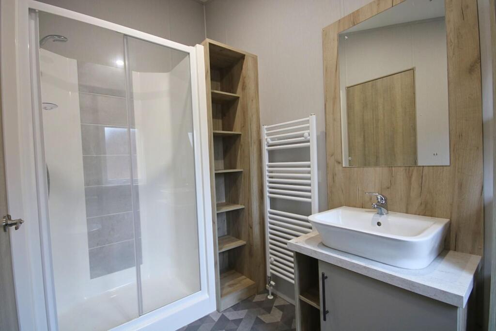 ensuite1 (2).jpg