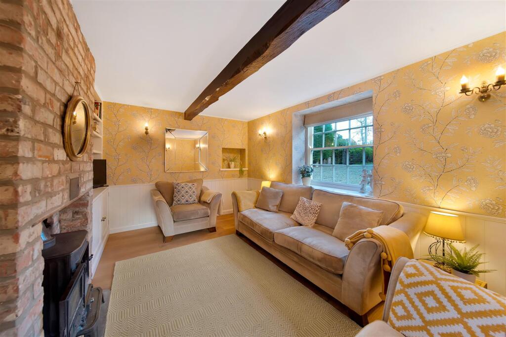 Derwent Cottage - Interior - Wide-4.jpg