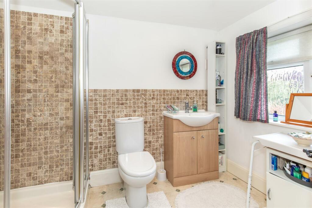 Ensuite Shower/WC