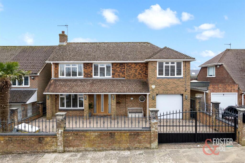 Whitethorn Drive, 9-036.jpg