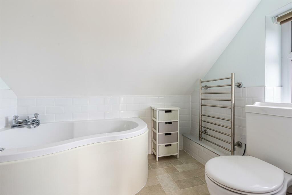 A09 - Flat 7 Hillside Court 114 Victoria Road Dart