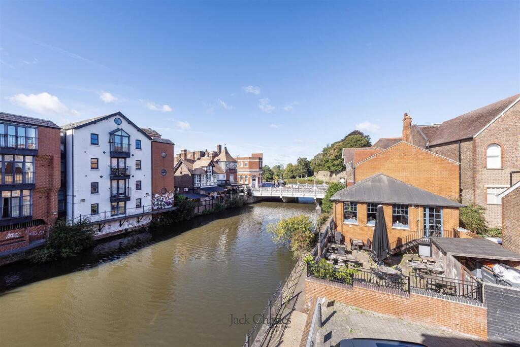 5 Ronnies Wharf, TN9 1EX 003.jpg