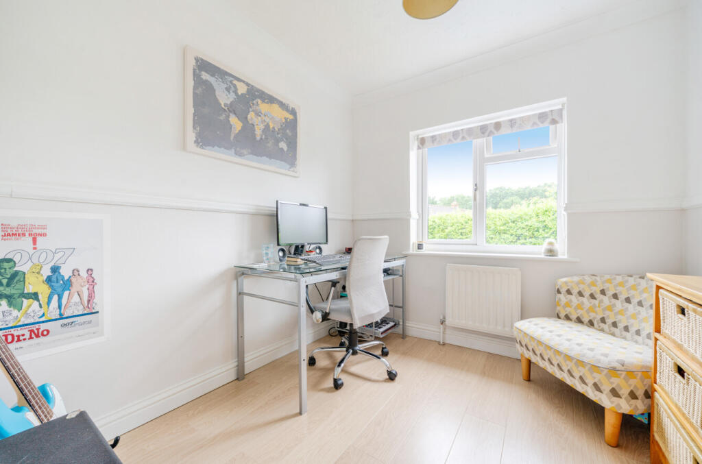 1299489-12-6835b8...