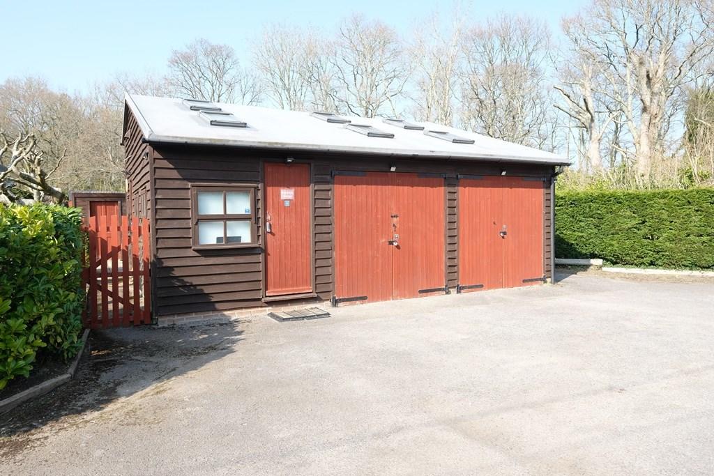 DETACHED GARAGE