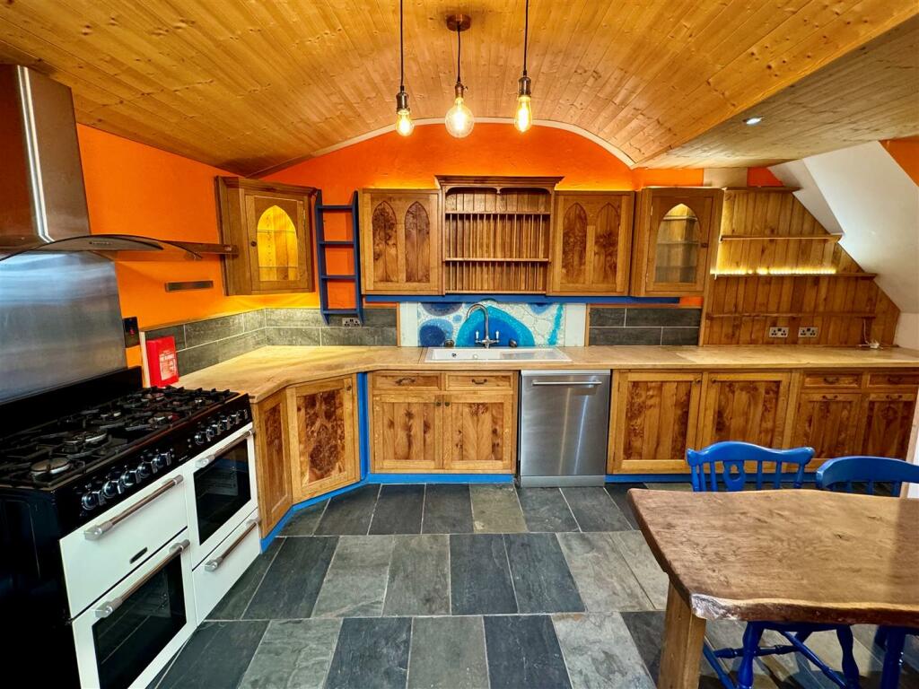 80 Crantock Street Kitchen