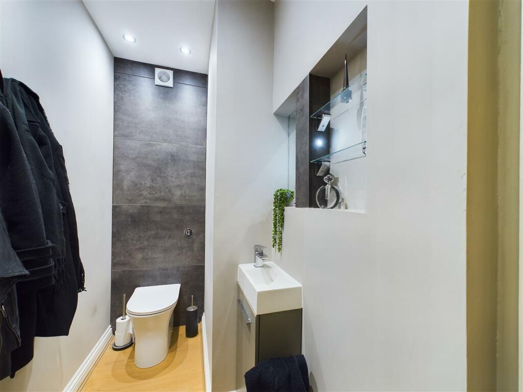 CLOAKROOM