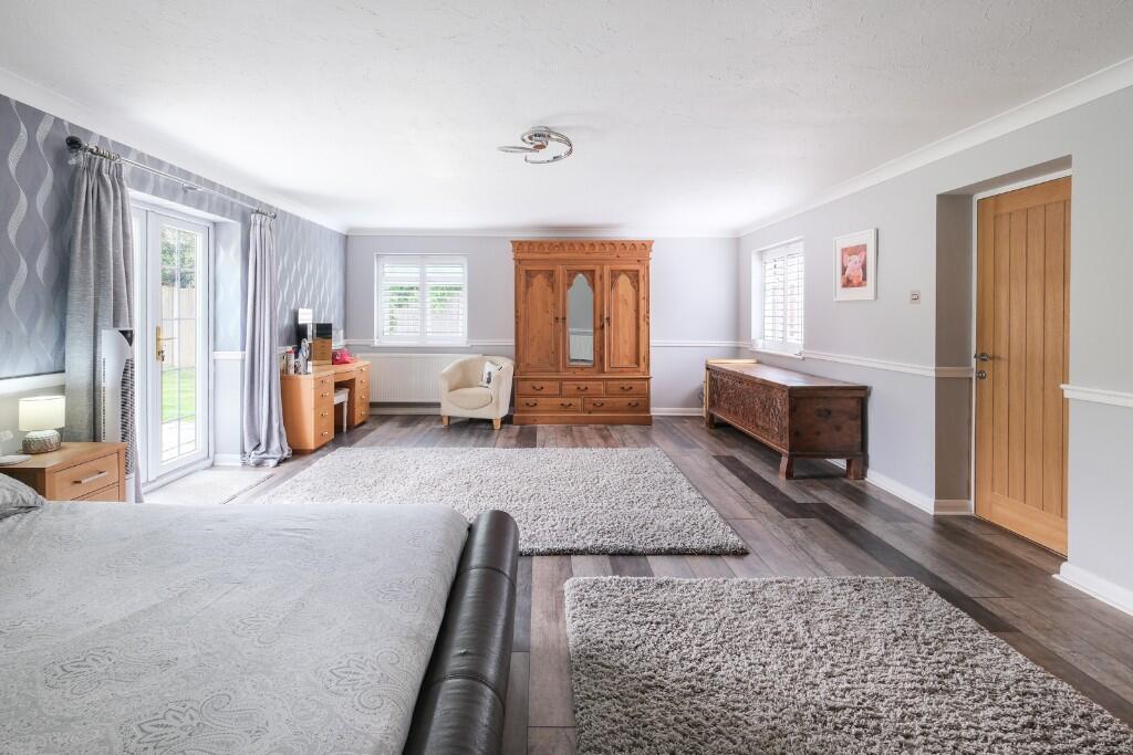 Bedroom 5/Games Room