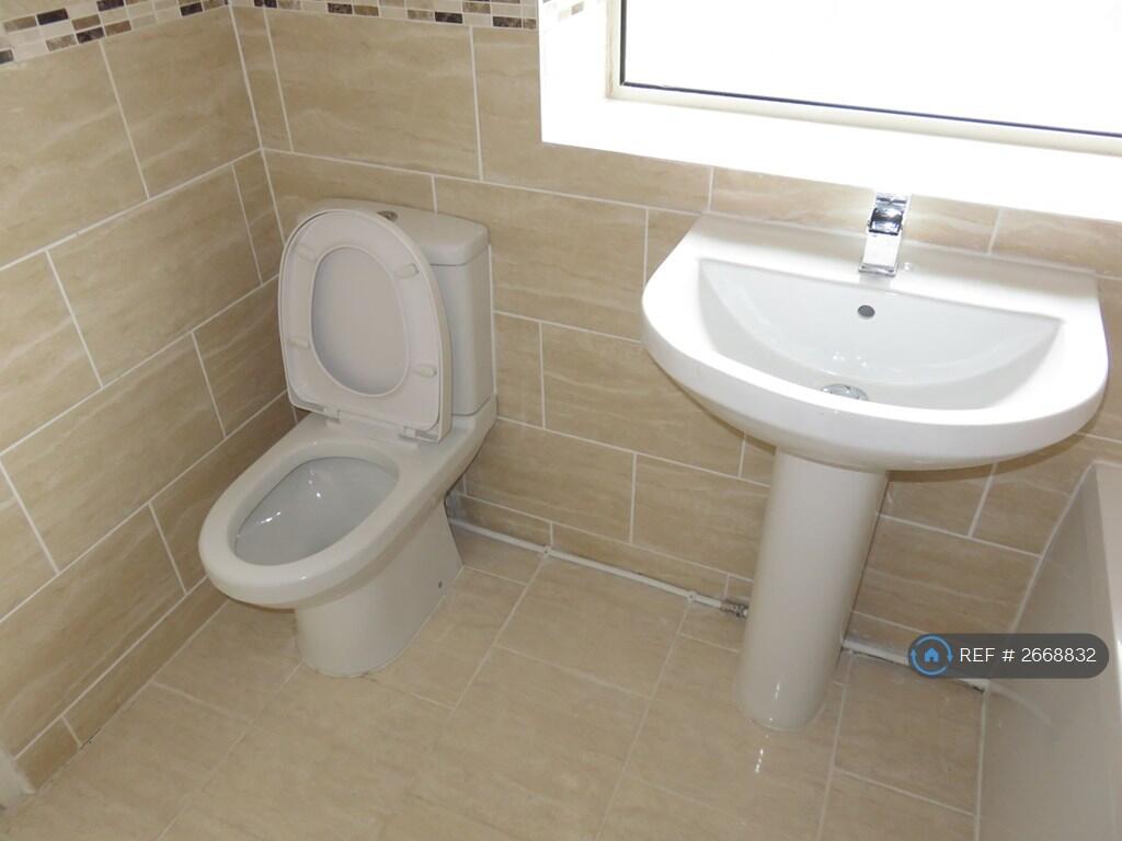 Bathroom2/3