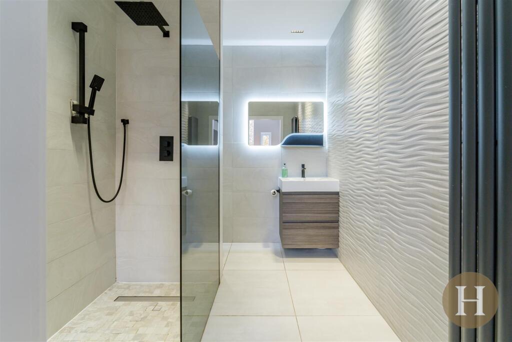Master En-suite