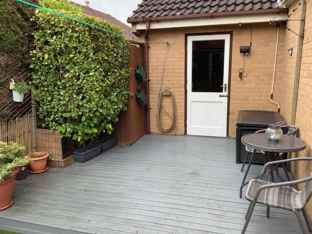 patio 2.jpg