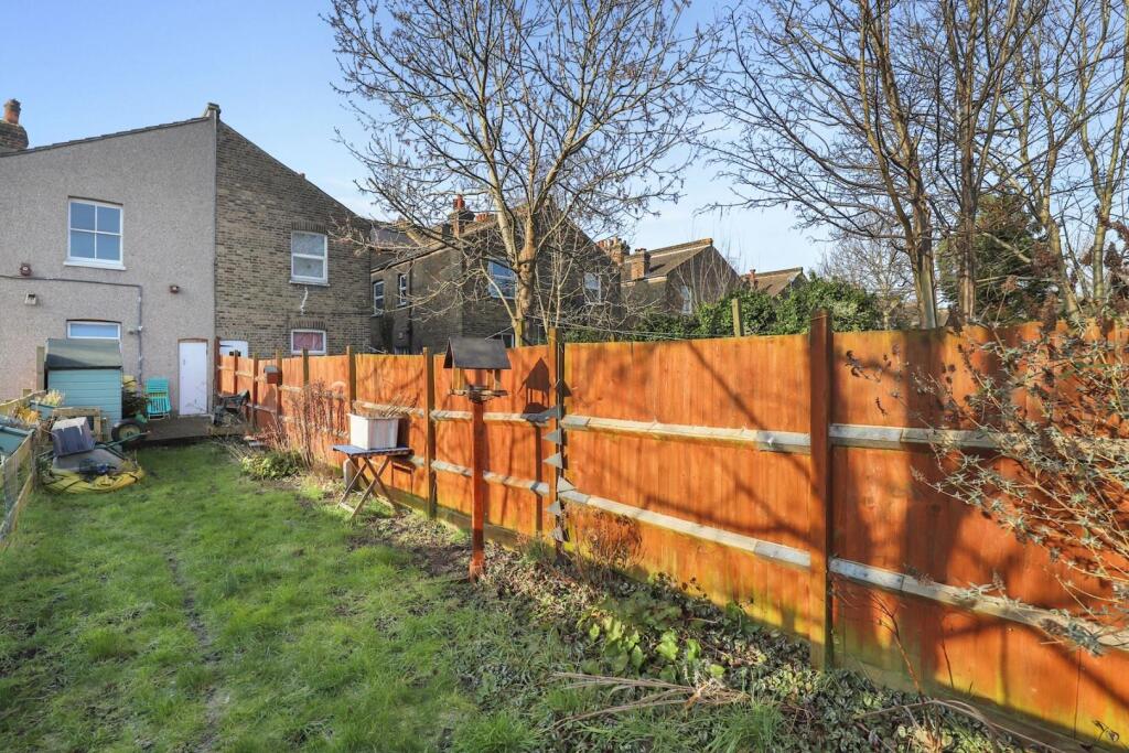 14-8c46JHPropWpen - 50 Samos Road - 41 (1)-medium.