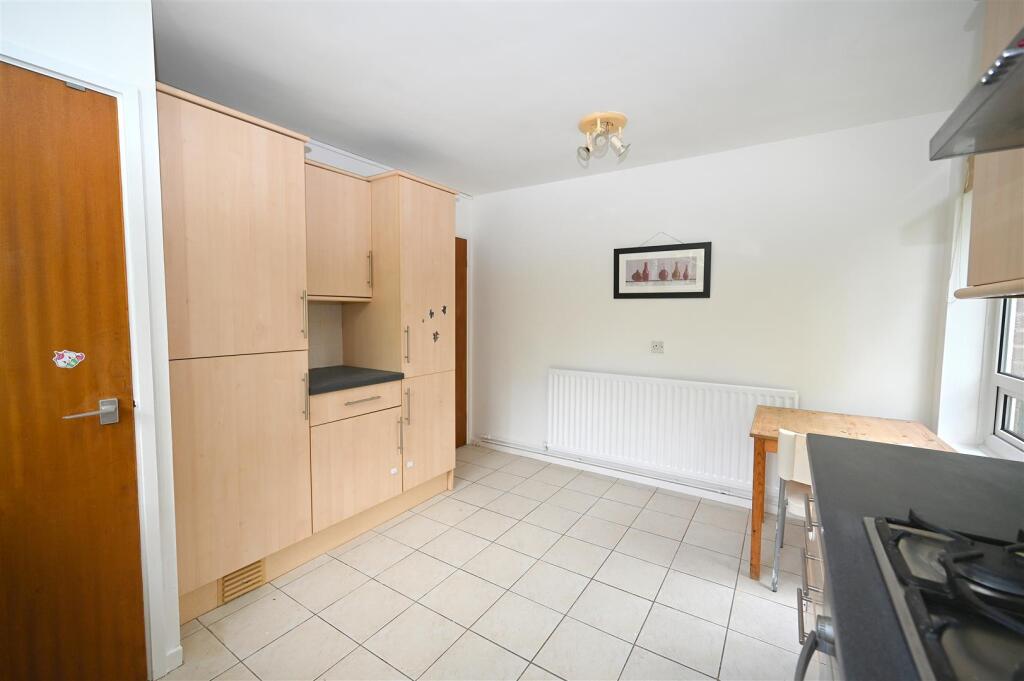 kitchen 1.JPG