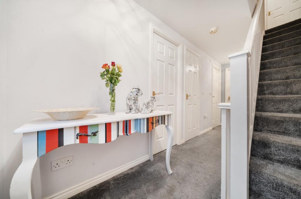 1384972-7-6928c62e4c44e