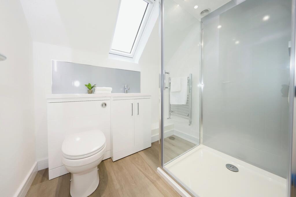 2ndfloor Shower Room