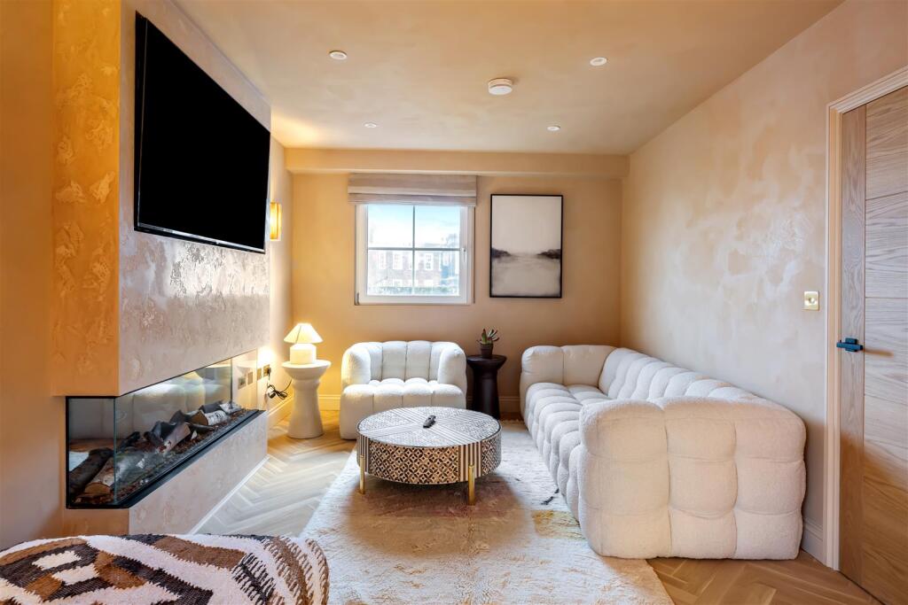 Queens Square, 7, Penhouse_006.jpg