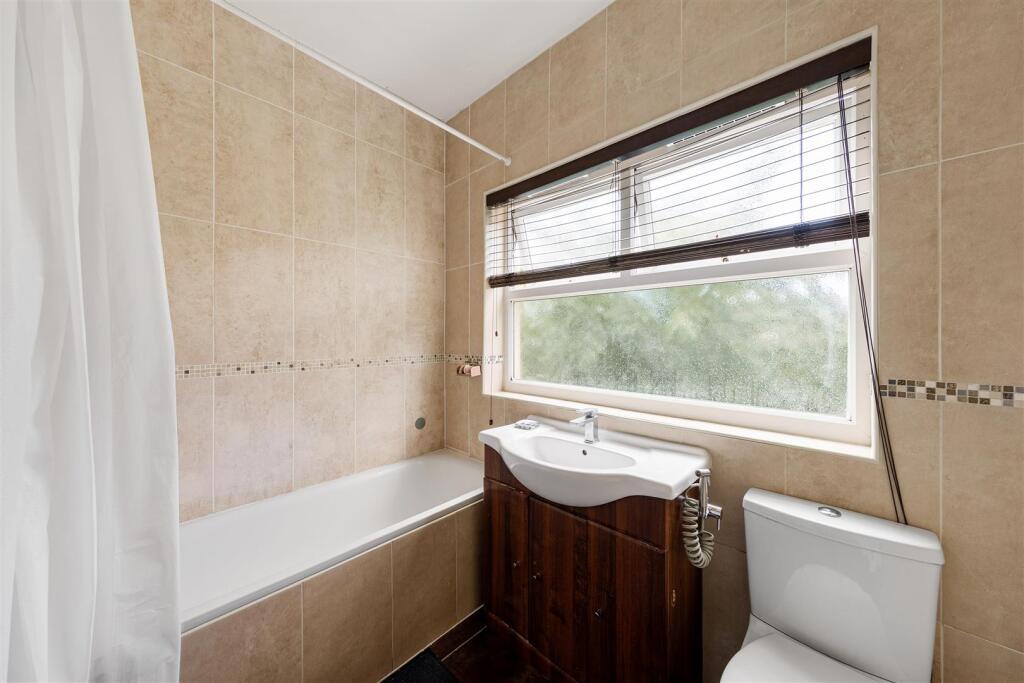 Shortlands Road, E10