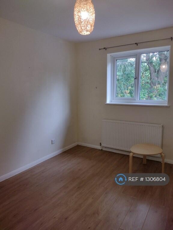 Large Bedroom