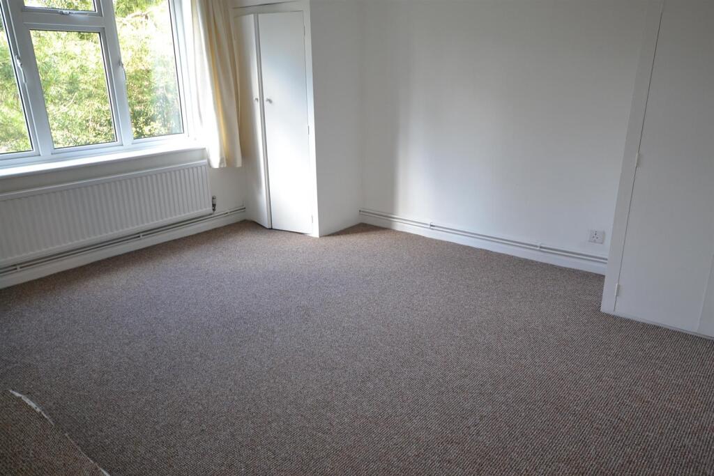 9 Ascot Ct Bed 1.JPG