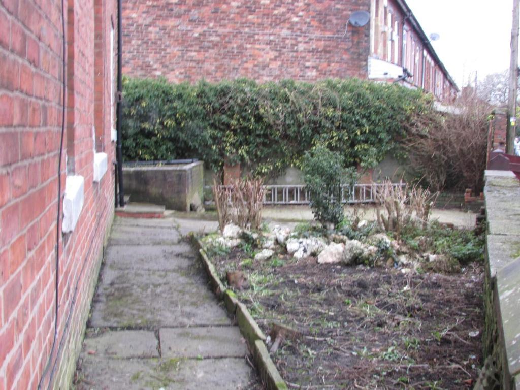 OldRd25gdn2.JPG