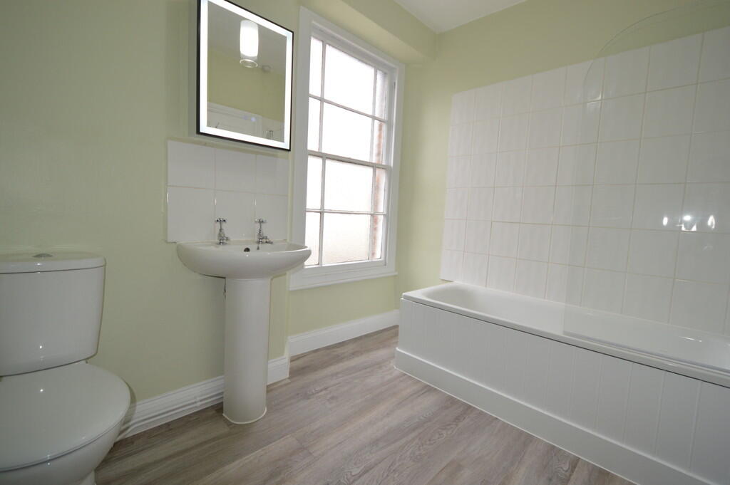 First floor bathr...