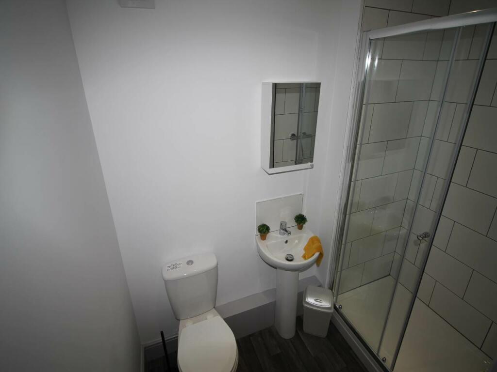 Bedroom 2 Bathroom