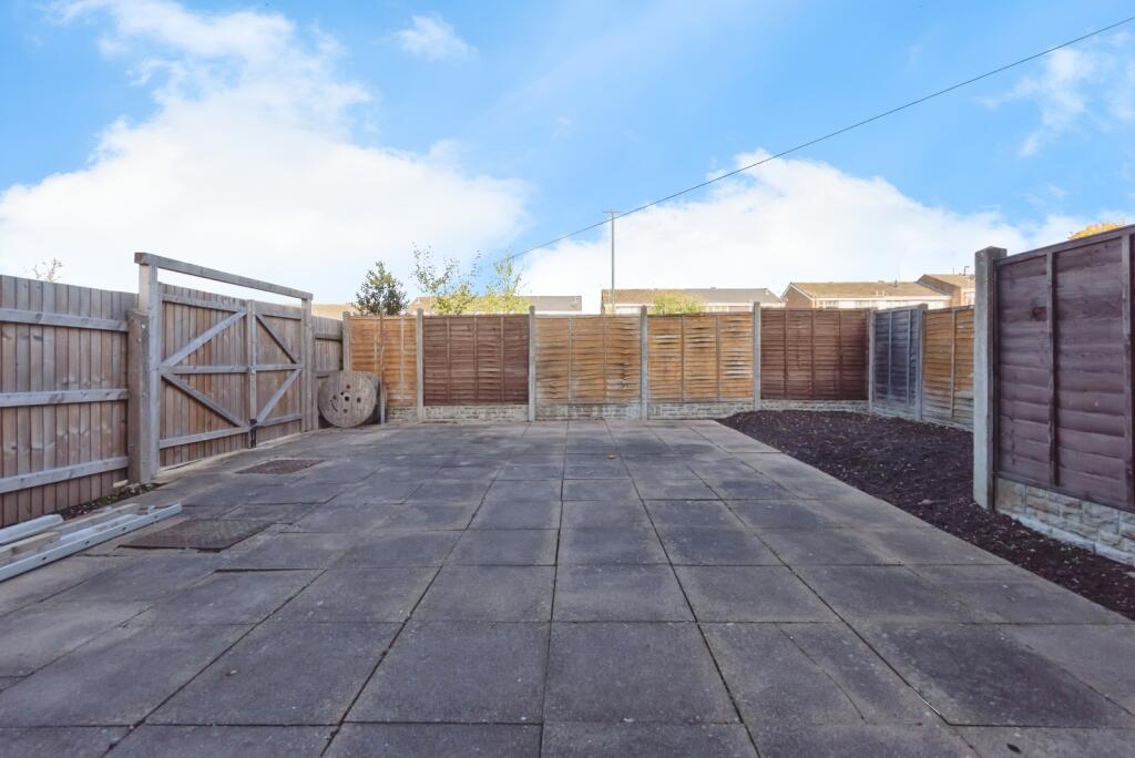 Garden / Car Port