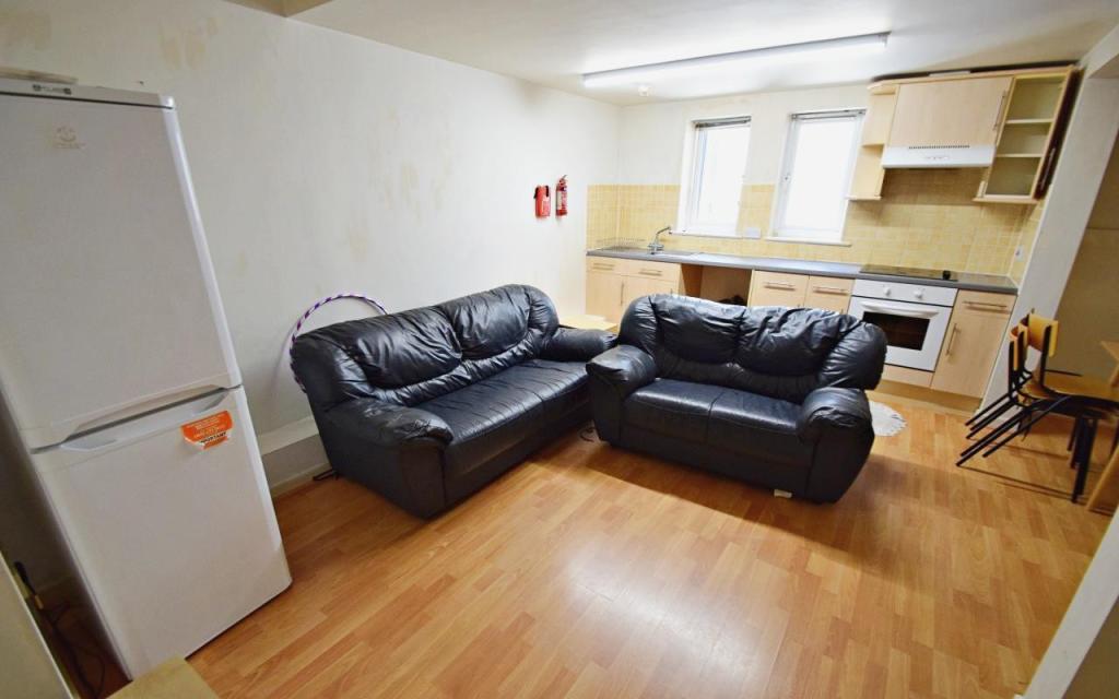 Living Room/Kitchen