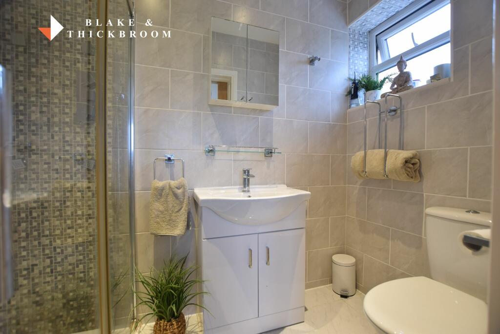 ENSUITE SHOWER ROOM
