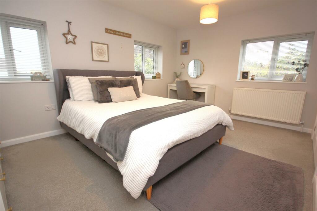 Master Bedroom.JPG
