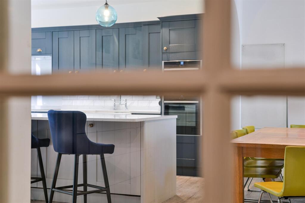 FAR END (INTERNALS) (9).jpg