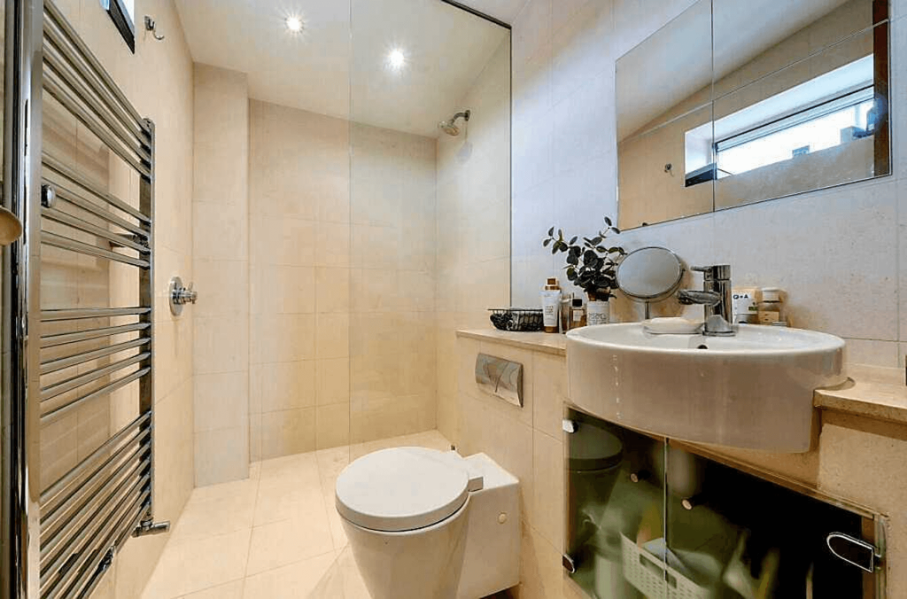 BATHROOM ONE