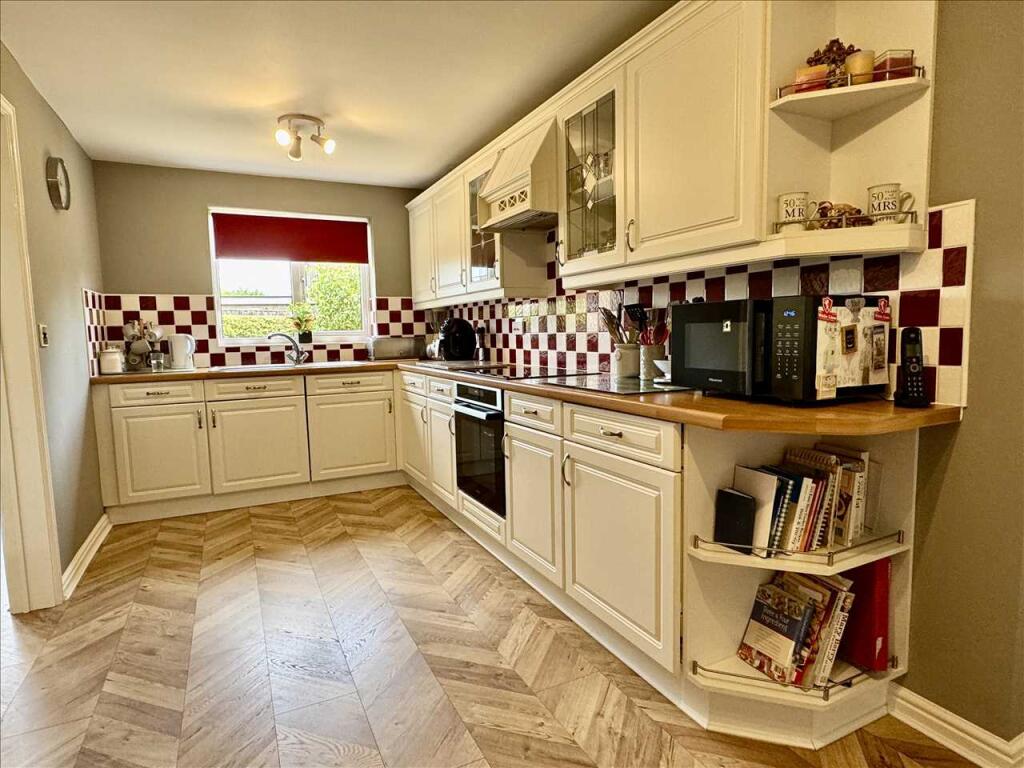 BREAKFAST KITCHEN