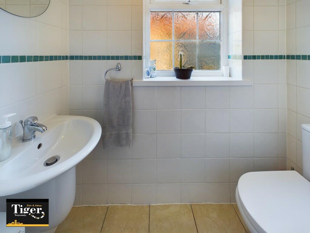 CAM02176G0-PR0346...