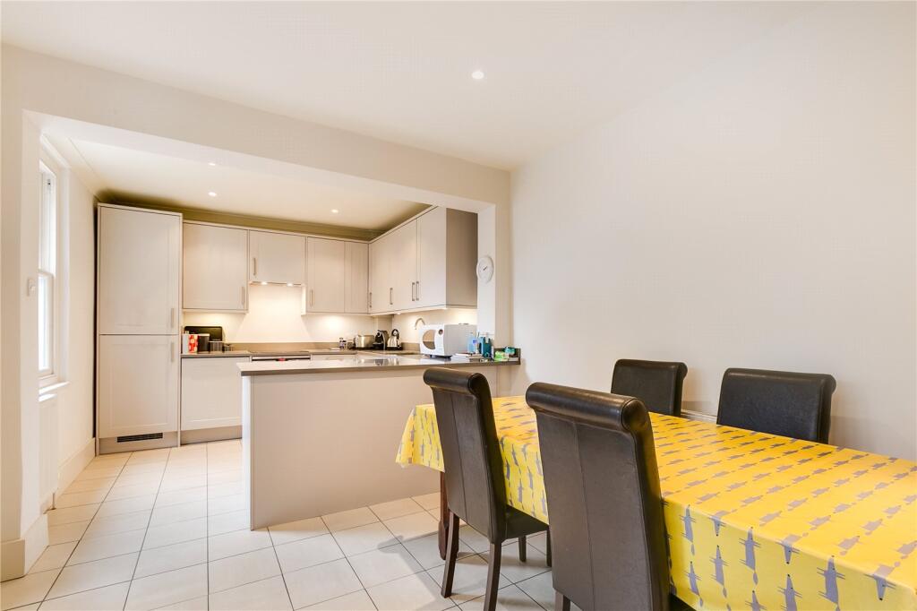 Kitchen/Dining Area