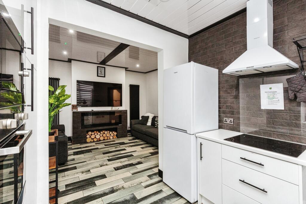 Lounge / Kitchen
